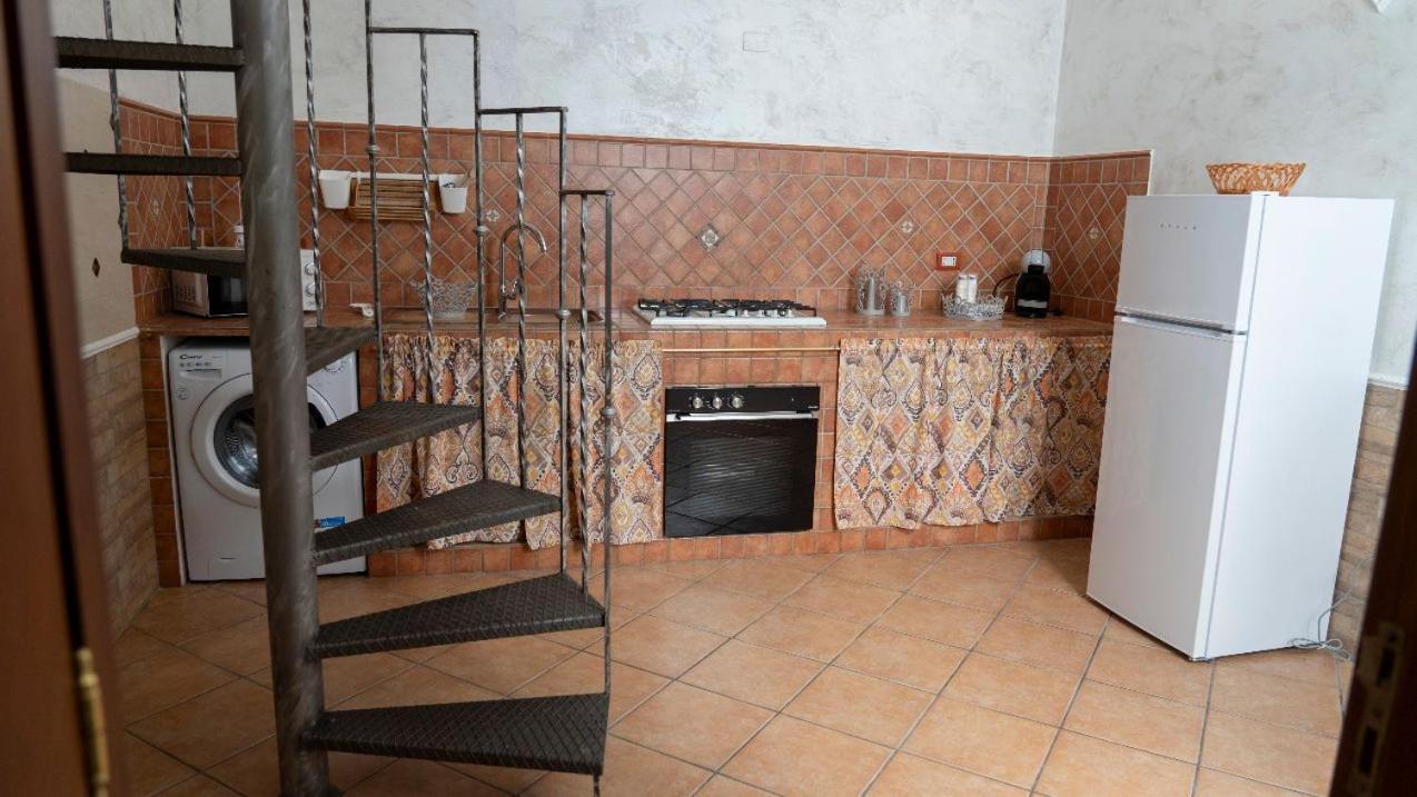 238 Holiday House Aeroporto di Catania Fontana Rossa Esterno foto