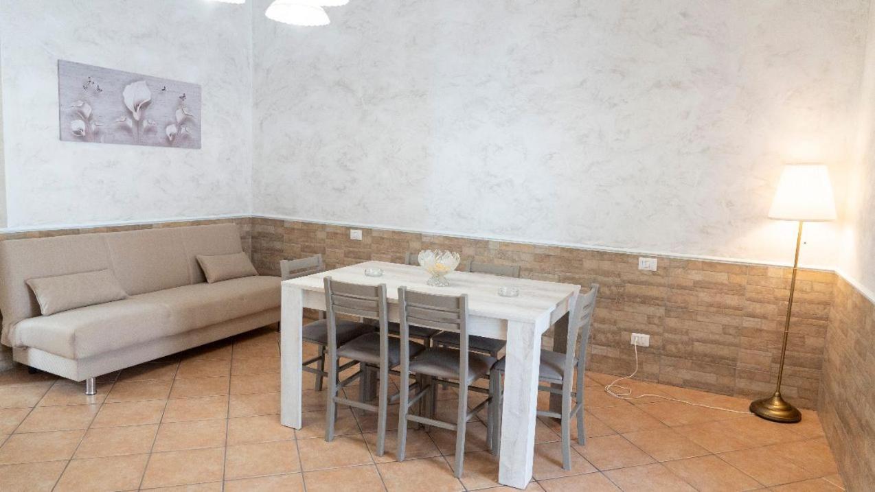 238 Holiday House Aeroporto di Catania Fontana Rossa Esterno foto